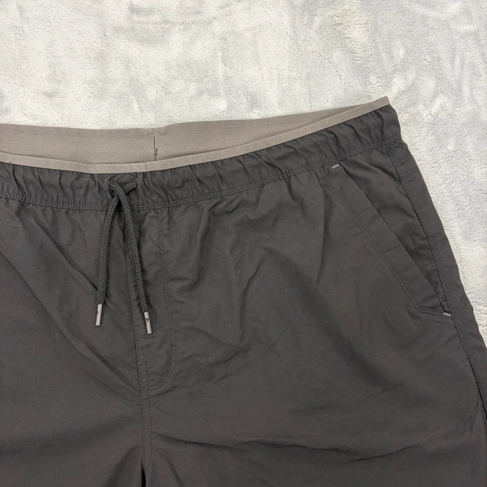 THE North Face Shorts Mens Size 2XL Outdoors Pockets Logo Pockets Black